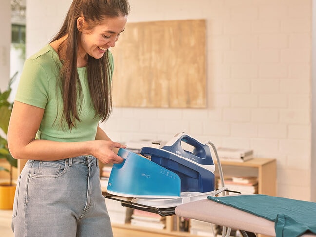 BRAUN IS1512BL See Bundle Options BRAUN IS1512BL CARESTYLE 1 PRO STEAM GENERATOR IRON (2200W)