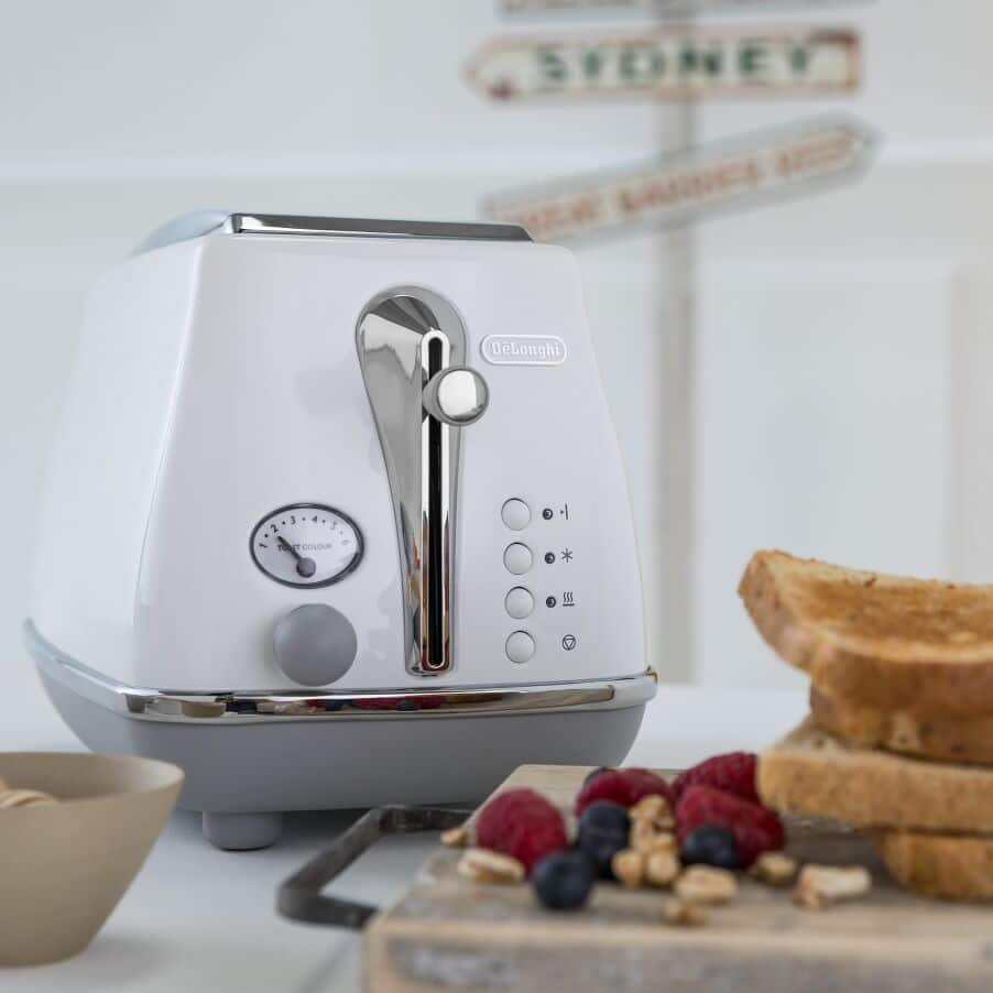 DELONGHI CTOC2003 Icona Capitals Toaster