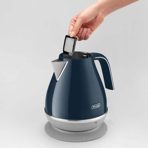 DELONGHI KBOC2001.W / KBOC2001.BL Icona Capitals Kettles