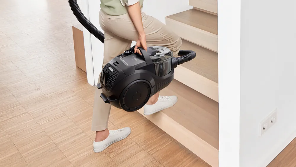 BOSCH BGS 21WBAGB BAGLESS VACUUM CLEANER - BLACK