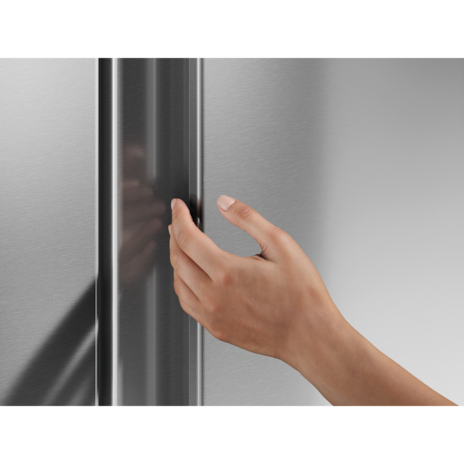 ELECTROLUX ESE5101B-A 600 Series side by side refrigerator 507L