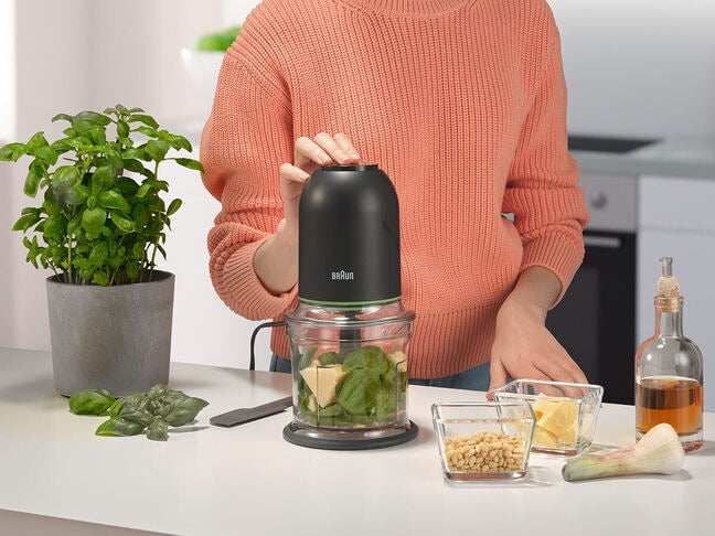 BRAUN  CH3011BK Chopper with 4  Stainless Steel  Blades One  Push Function