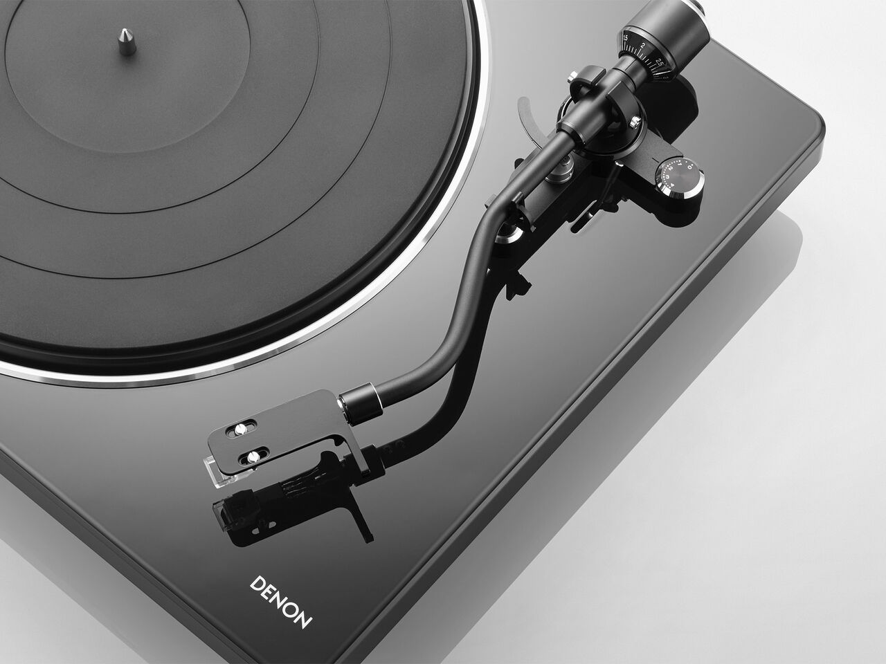 DENON DP-400 Premium belt- driven Hi-Fi Turntable