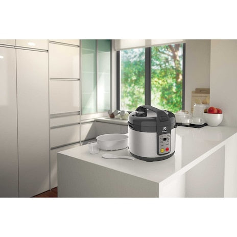 ELECTROLUX E4RC1-680S UltimateTaste 300 rice cooker
