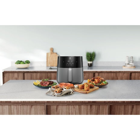 ELECTROLUX E5AF1-700P 6.8L UltimateTaste 500 air fryer