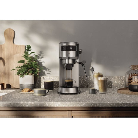 ELECTROLUX E5EC1-50ST UltimateTaste 500 espresso coffee maker 1L