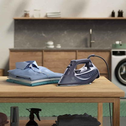 ELECTROLUX E6SI3-62MN UltimateCare 500 steam iron