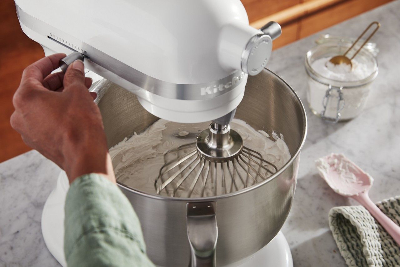 KitchenAid 5KSM55SXXBER/WH Heavy Duty 5.2 L Bowl-Lift Stand Mixer