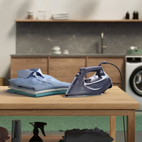 ELECTROLUX E6SI3-62MN UltimateCare 500 steam iron